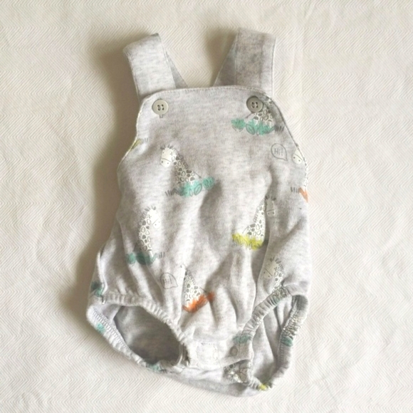 Gymboree Other - gymboree newborn essentials neutral cotton giraffe bubble romper playsuit